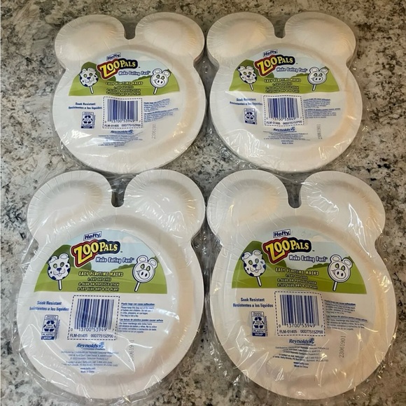 New Sealed Zoo Pals Hefty Paper Plates Party Edition 2023 - 15 Count (1 pack) - Picture 2 of 2